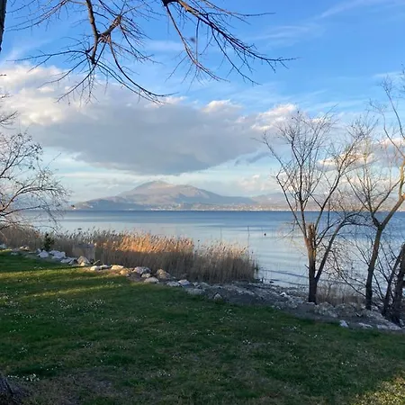 شقة Garda Art&lake بسكييرا ديل غاردا